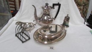 5 items of silver plate