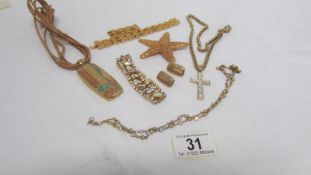 A mixed lot of jewellery including pendant with matching earrings, necklace,