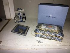 A Wedgwood box and card box with cards,