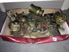 A mixed lot of brassware,