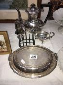 A quantity of silverplate including toast rack etc