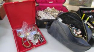 A large quantity of costume jewellery in vanity case,