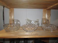 4 glass bowls,