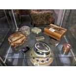 A mixed lot of trinket boxes