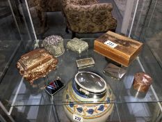 A mixed lot of trinket boxes