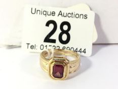 A 9ct gold ring set garnet, approx. 4g, size R