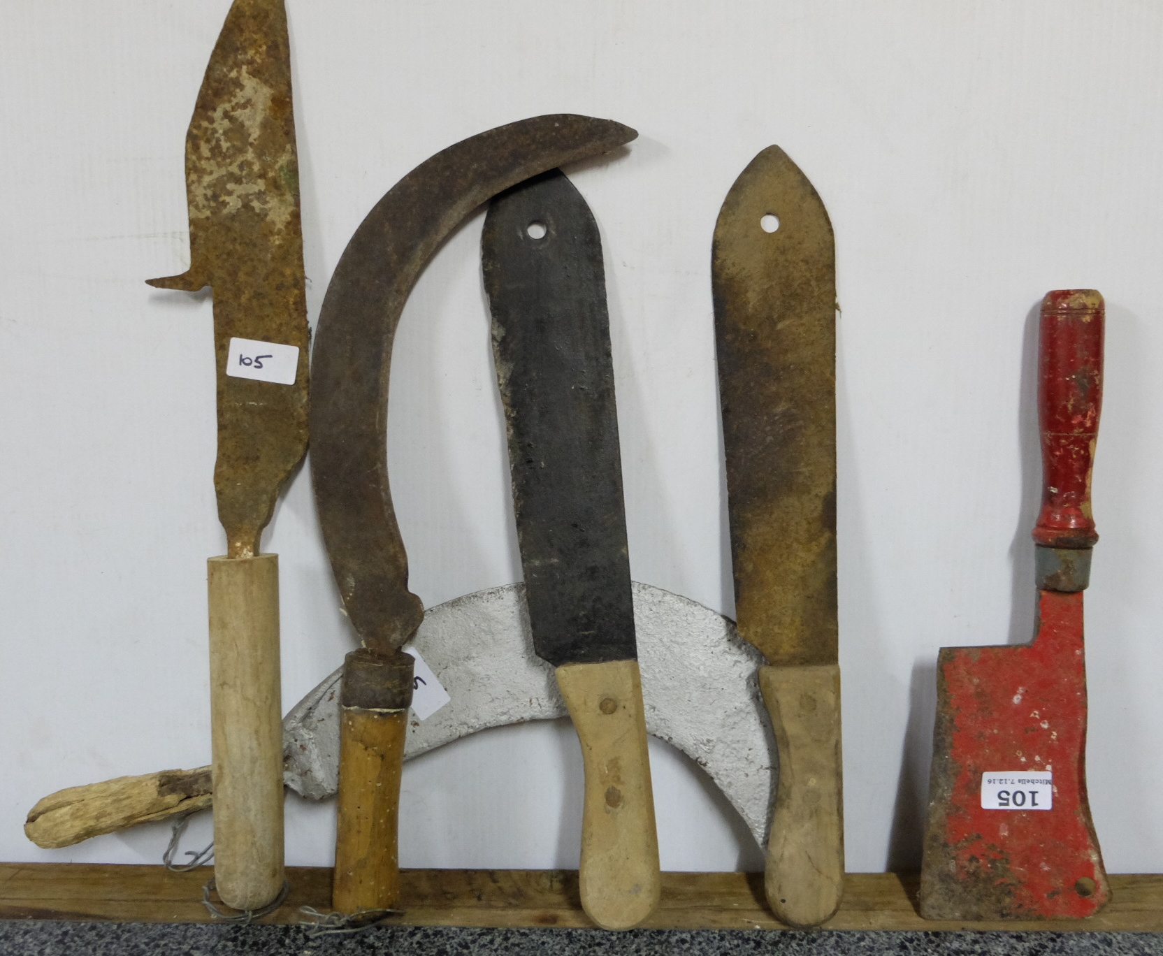 5 assorted hand sythes & 1 cleaver (6)