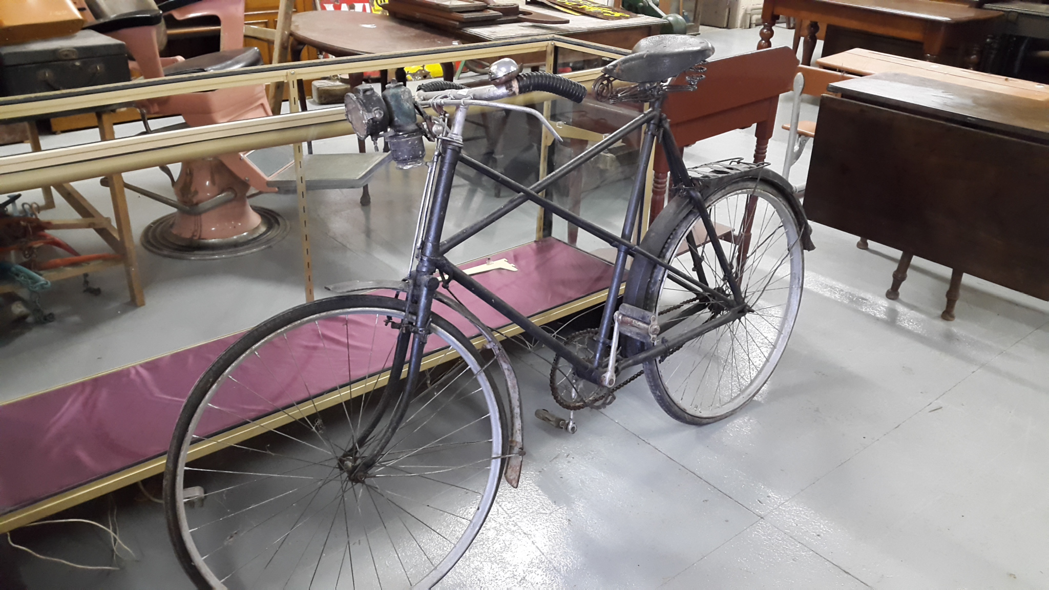 Old Gents Racing Bicycle with “Hero” seat, with carbide lamp (1)