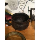 C19th. Cast iron skillet pot.