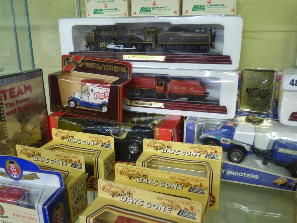TWO BURAGO BOXED MODEL CARS, SELECTION OF LLEDO DAYS GONE BY BOXED CARS & DIECAST LOCOMOTIVE MODELS, - Image 2 of 3