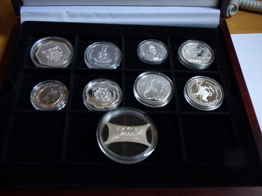 PRESENTATION  BOXED COINS INCLUDING 2000 MILLENNIUM COINS, GUERNSEY £5 COIN, GIBRALTAR,