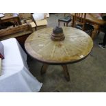 WAGON WHEEL TOP RUSTIC FRAME GARDEN TABLE