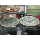 PAIR OF CANTON FAMILLE ROSE PLATES