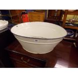 ENAMEL OVAL WASH TUB