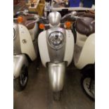 HONDA SCOOPY 50CC SCOOTER (SILVER FARING) WITHOUT KEY