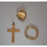 9CT GOLD CROSS ENGRAVED TO FRONT,