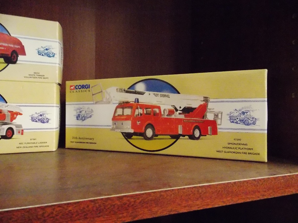 SHELF OF MINT AND BOXED CORGI FIRE ENGINES INC THE AEC PUMP CLEVELAND AND FIRE ESCAPE ENGINE 21802, - Image 5 of 5