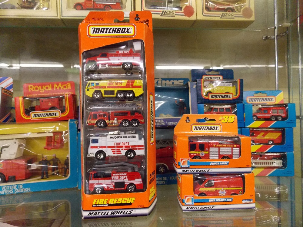 SHELF OF MINT AND BOXED MIATCHBOX SUPERKINGS, SPEEDKINGS, 5 PACK GIFT SET, - Image 4 of 4