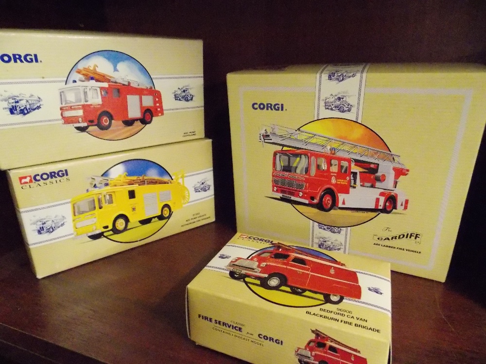 SHELF OF MINT AND BOXED CORGI FIRE ENGINES INC THE AEC PUMP CLEVELAND AND FIRE ESCAPE ENGINE 21802, - Image 3 of 5