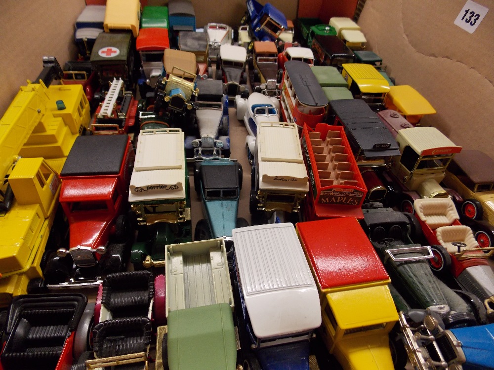 CARTON OF UNBOXED MAINLY MATCHBOX DIECAST VINTAGE CARS AND WAGONS - Image 2 of 4