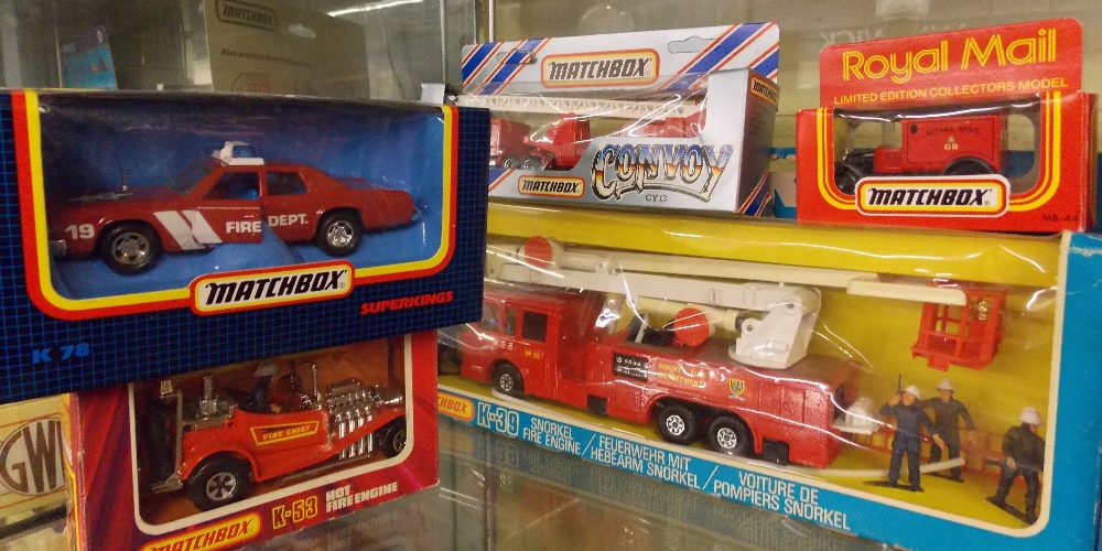 SHELF OF MINT AND BOXED MIATCHBOX SUPERKINGS, SPEEDKINGS, 5 PACK GIFT SET, - Image 2 of 4