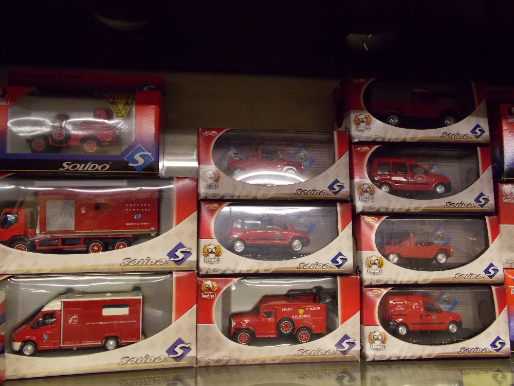 SHELF OF SOLIDO DIECAST MODELS OF FIRE ENGINES, - Image 3 of 4