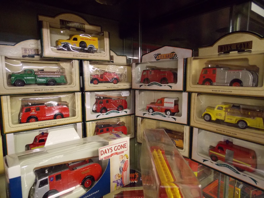 SHELF OF MINT AND BOXED LLEDO DAYS GONE BY DIECAST MODEL FIRE ENGINES - Image 4 of 5