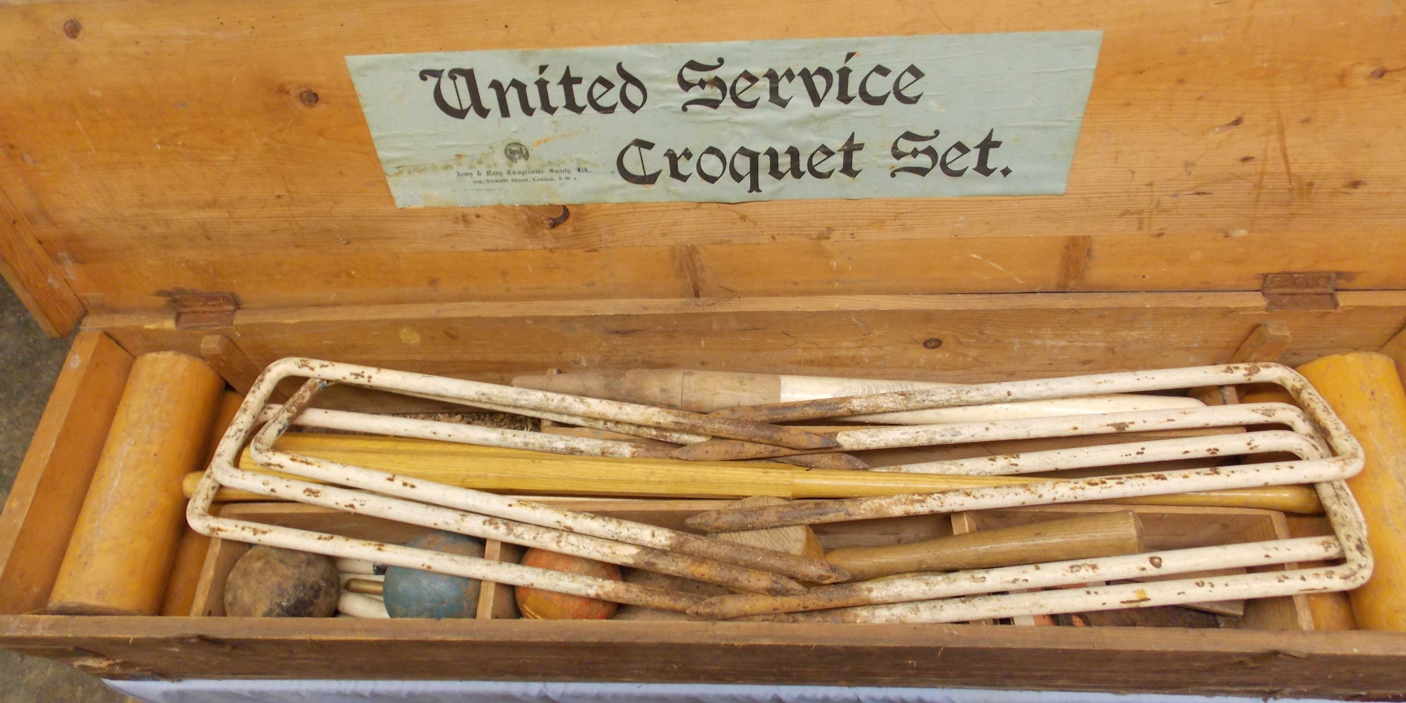 BOXED UNITED ARMY SERVICES CROQUET SET