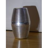 GEORGIAN LONDON SILVER NUTMEG GRATER IN THE FORM OF A BARREL 4CM