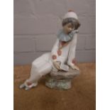 NAO FIGURE SEATED PIERRETTE FIGURE 17CM