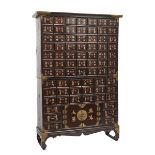 CHINESE TRADITIONAL HERB CABINET, ROSEWOOD, FIRST-HALF OF 20TH CENTURY 20世紀前半葉 紅木中藥櫃 Comprising