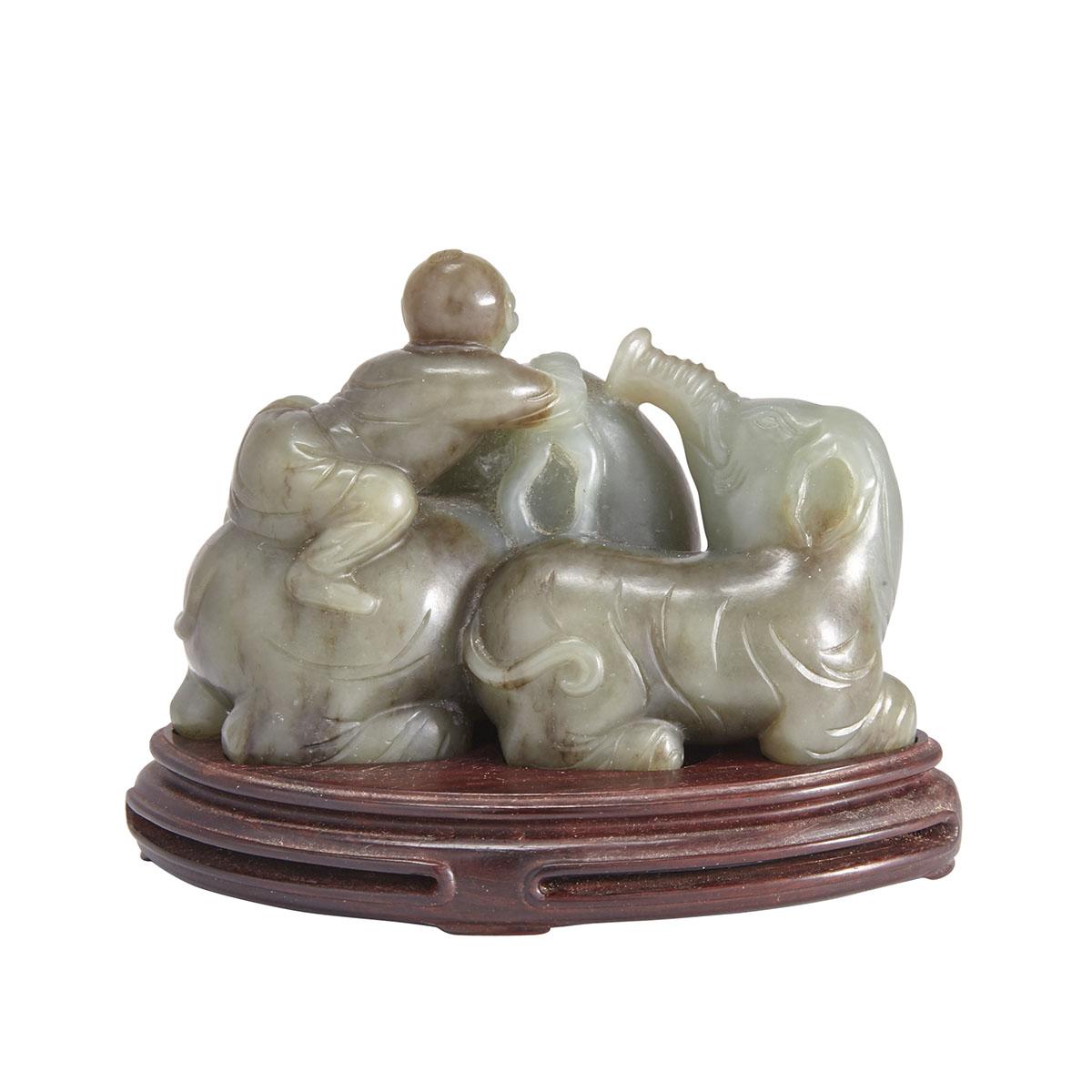 A JADE CARVING OF BOY AND ELEPHANTS WITH A ZITAN STAND, QING DYNASTY 清 童子洗象玉擺件 原配紫檀座 Of reseda green - Image 2 of 2