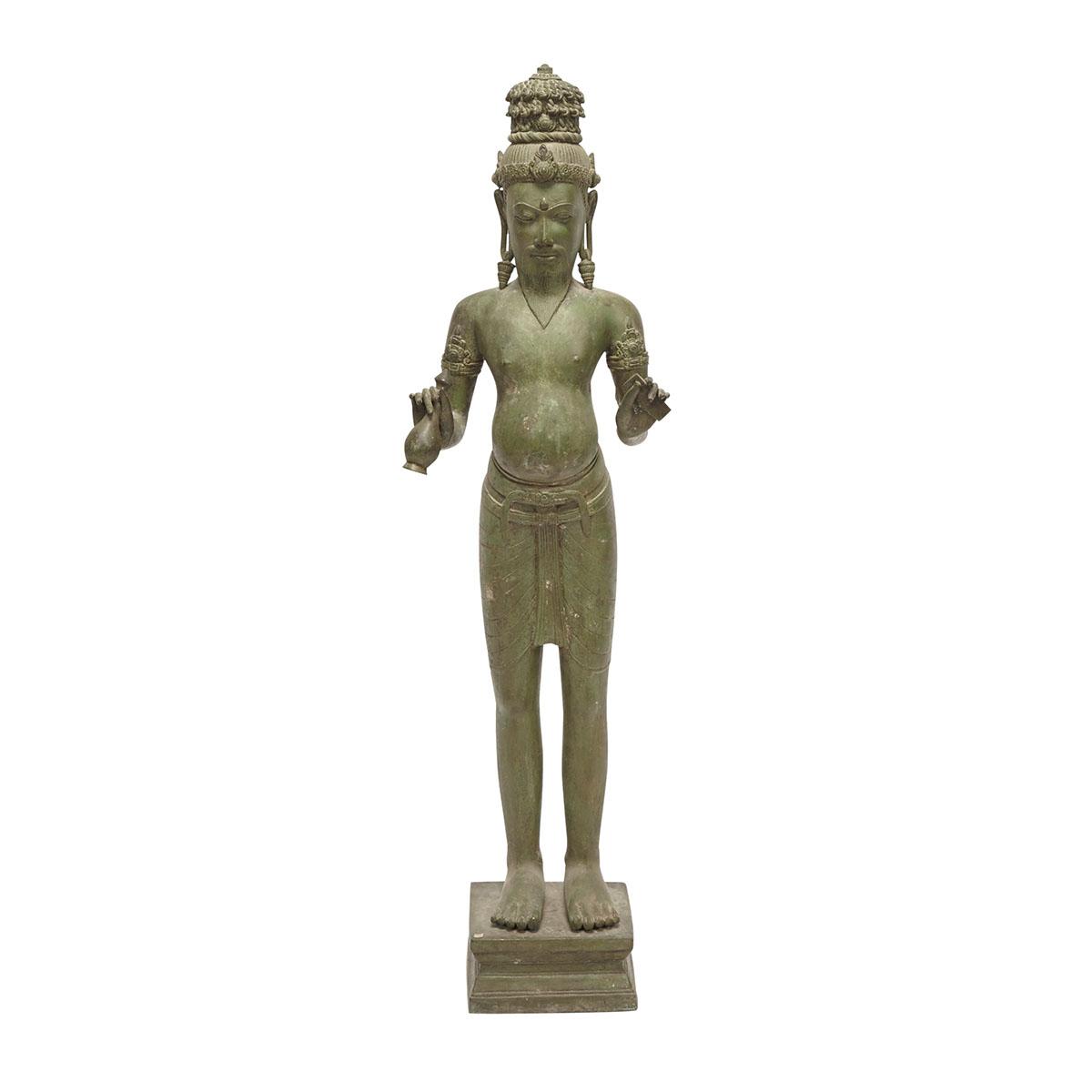 AN UNUSUAL SOUTHEAST ASIAN STANDING BUDDHA, POSSIBLY 19TH CENTURY OR EARLIER 19世紀或更早 東南亞 銅鑄男相菩薩