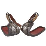 A PAIR OF JAPANESE STIRRUPS, ABUMI, EARLY EDO PERIOD 江戶時代 正重作 鐵嵌銀馬鐙一對 The stirrups of black