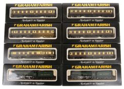 A quantity of Graham Farish ‘N’ gauge Locomotives and Rolling Stock. 2 x Great Western Castle