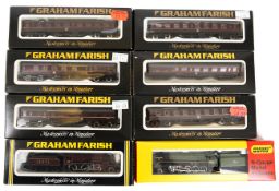 A quantity of ‘N’ gauge Locomotives and Rolling Stock. A Hornby Minitrix BR class 9F 2-10-0 ‘Evening