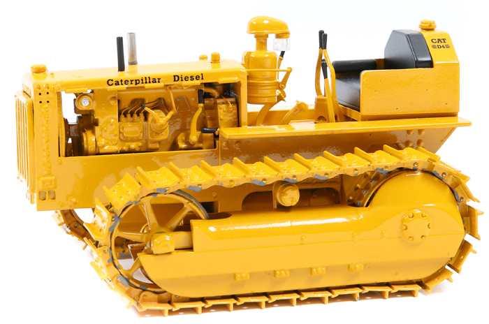 An impressive and substantial 1:16 scale Gilson Riecke Classic Construction Models Caterpillar D4