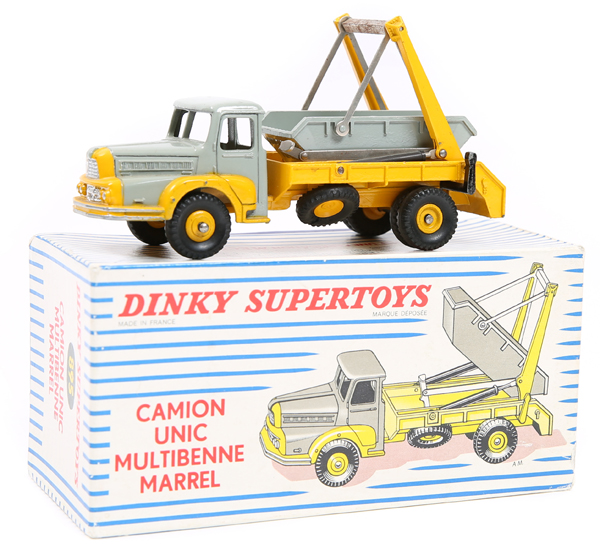 A French Dinky Supertoys Camion Unic Multibenne Marrel (895). In light grey and yellow livery with