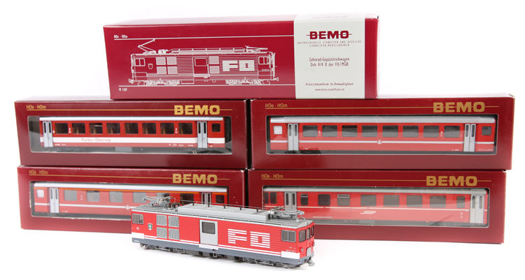 12 BEMO HOE/HOM Locomotive and passenger rolling stock. A Furka-Oberalp Zahnrad Gepacktriebwagen Deh