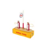Dinky Toys Petrol Pump Station ‘ESSO’ 781. The first example from 1955-62. Comprising 2 petrol