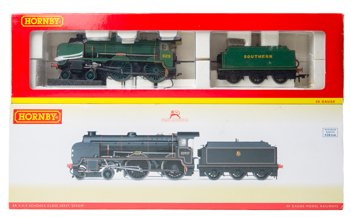2 Hornby Hobbies ‘OO’ gauge locomotives. BR SR Schools class 4-4-0 tender locomotive, ‘Epsom’, 30937