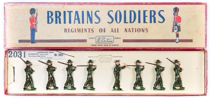 A scarce set of Britains Australian Army Infantry No.2031. Examples in khaki battle dress, Officer