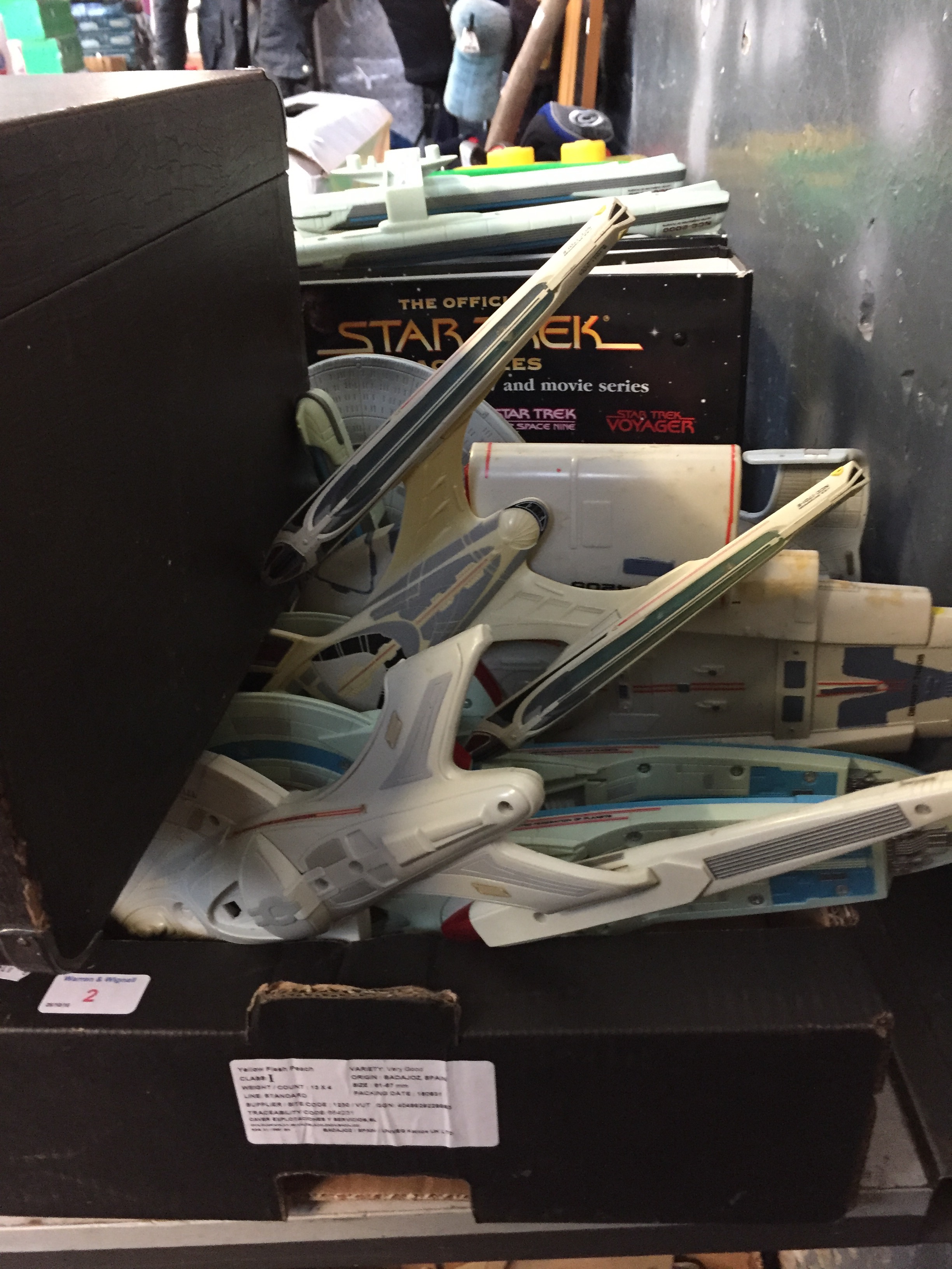 A BOX OF STAR TREK FACT FILES AND MODEL SPACECRAFT