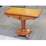 An oak pedestal tea table. L91cm D46cm H73cm.