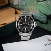 A GENTLEMAN'S STAINLESS STEEL ROLEX OYSTER PERPETUAL DATE SUBMARINER BRACELET WATCH CIRCA 1977, REF.