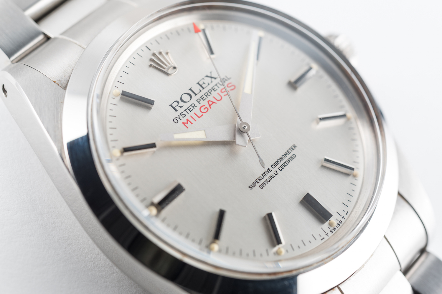 A RARE GENTLEMAN'S STAINLESS STEEL ROLEX OYSTER PERPETUAL MILGAUSS BRACELET WATCH DATED 1989, REF. - Image 3 of 7