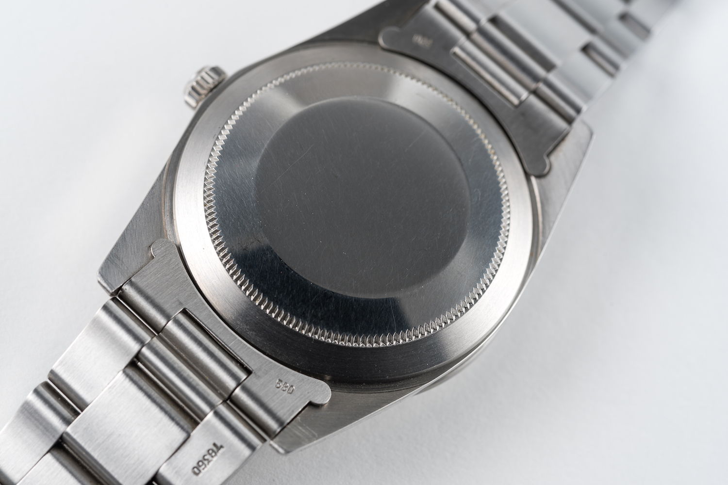 A RARE GENTLEMAN'S STAINLESS STEEL ROLEX OYSTER PERPETUAL MILGAUSS BRACELET WATCH DATED 1989, REF. - Image 6 of 7