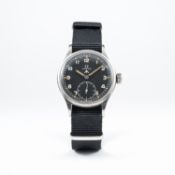 A GENTLEMAN'S STAINLESS STEEL BRITISH MILITARY W.W.W. OMEGA WRIST WATCH CIRCA 1944
D: Black dial