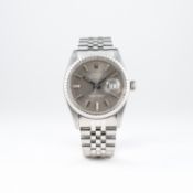 A GENTLEMAN'S STAINLESS STEEL ROLEX OYSTER PERPETUAL DATEJUST BRACELET WATCH CIRCA 1975, REF.