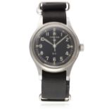 A GENTLEMAN'S STAINLESS STEEL BRITISH MILITARY HAMILTON TROPICALIZED GENERAL SERVICE WRIST WATCH